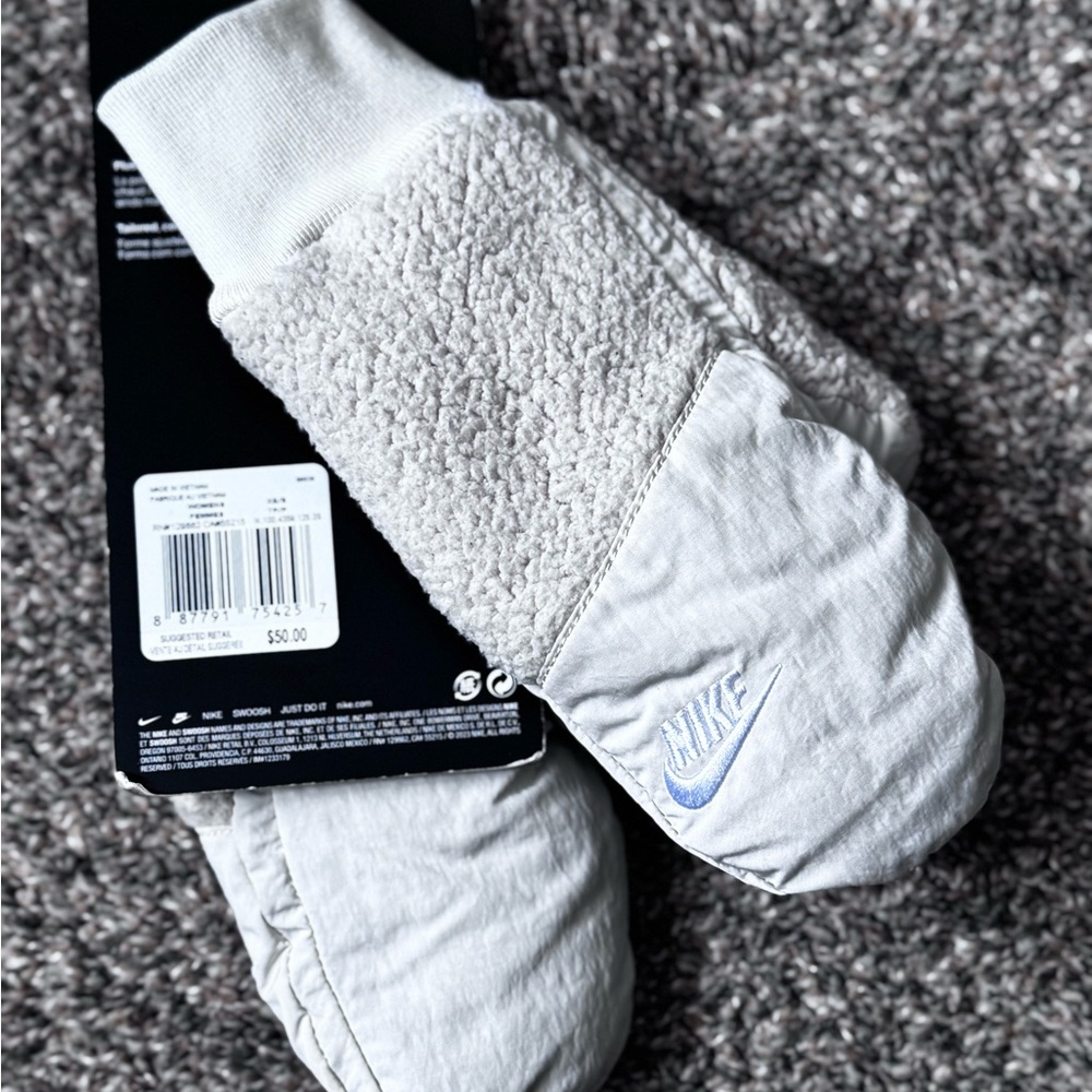 Nike Gray Mittens